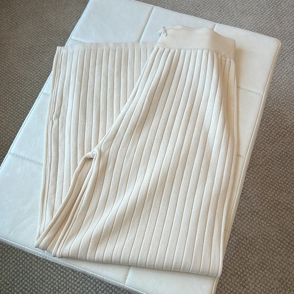 Cream Ribbed Sweater Set - Picture 5 of 6